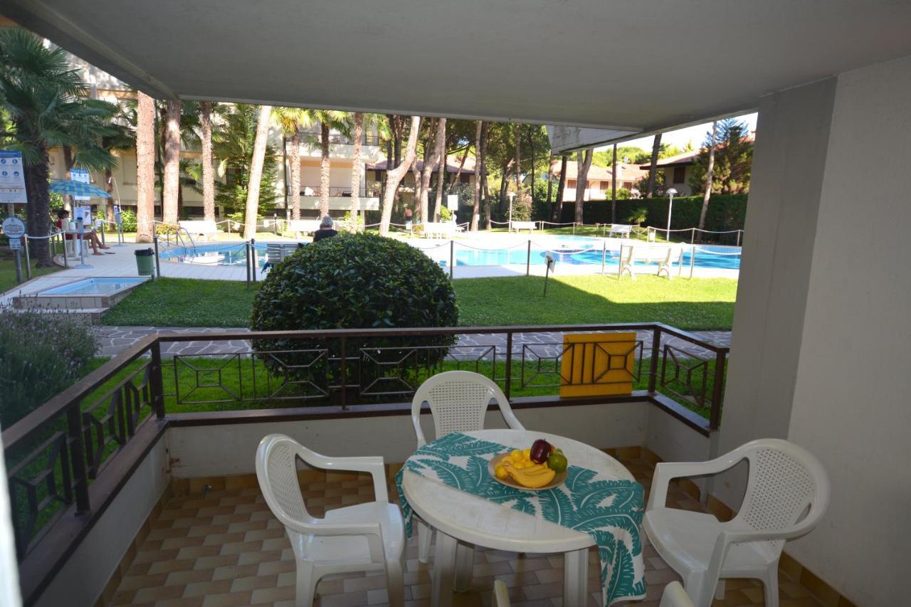 Lignano With Pool Daire Lignano Sabbiadoro Dış mekan fotoğraf