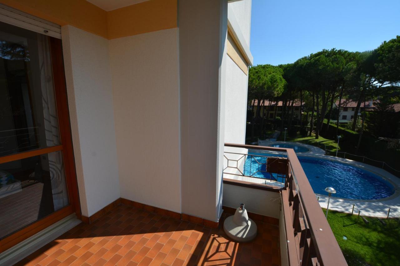 Lignano With Pool Daire Lignano Sabbiadoro Dış mekan fotoğraf