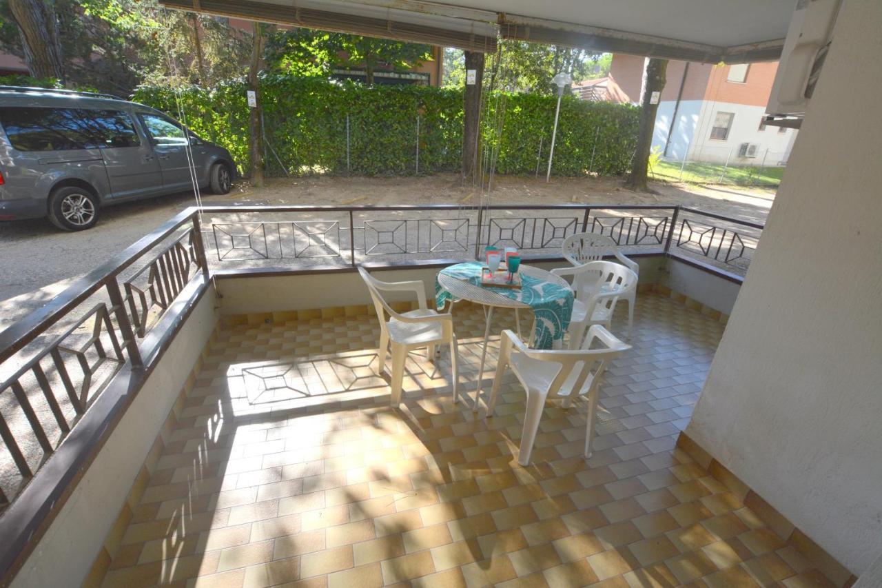 Lignano With Pool Daire Lignano Sabbiadoro Dış mekan fotoğraf
