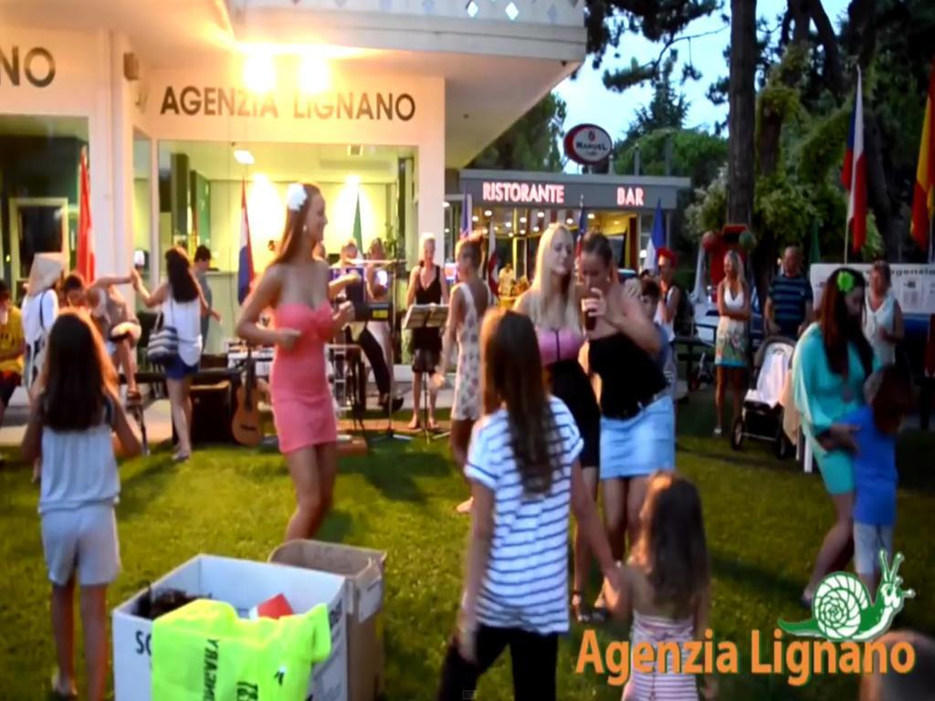 Lignano With Pool Daire Lignano Sabbiadoro Dış mekan fotoğraf